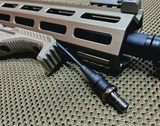【STRIKE INDUSTRIES】LINK Cobra Fore Grip with Cable Management コブラ フォアグリップ/ケーブルマネージメント-FDE（SI-AR-CMS-CFG-FDE）